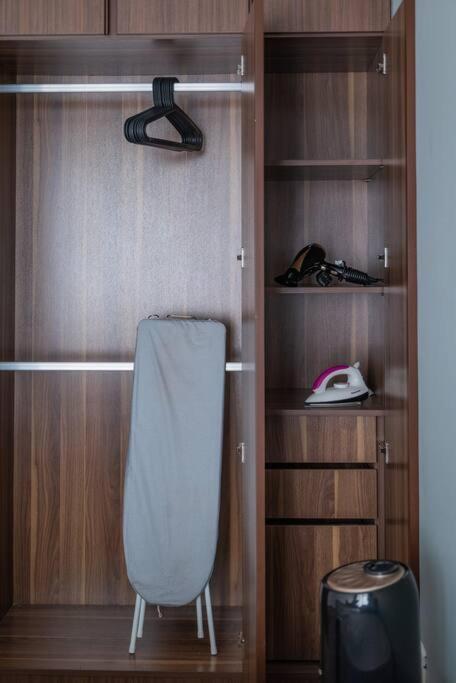 Deluxe Seaview Suite Twin Bed By The Only Bnb Tanjung Tokong Ngoại thất bức ảnh