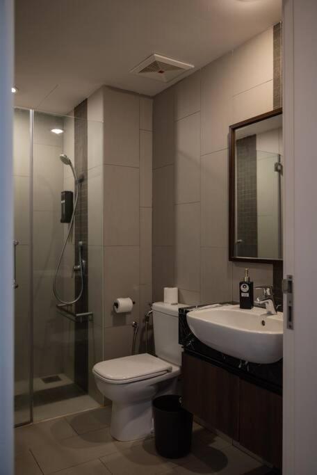 Deluxe Seaview Suite Twin Bed By The Only Bnb Tanjung Tokong Ngoại thất bức ảnh